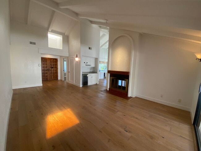 Building Photo - 4 Bedroom Encinitas home with Views!