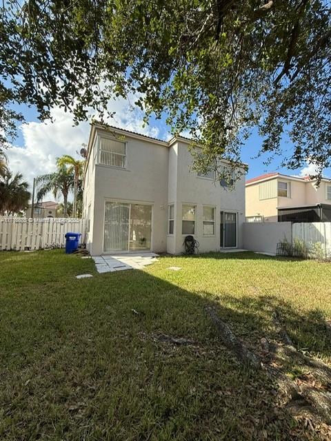 Foto del edificio - 323 NW 153rd Ln