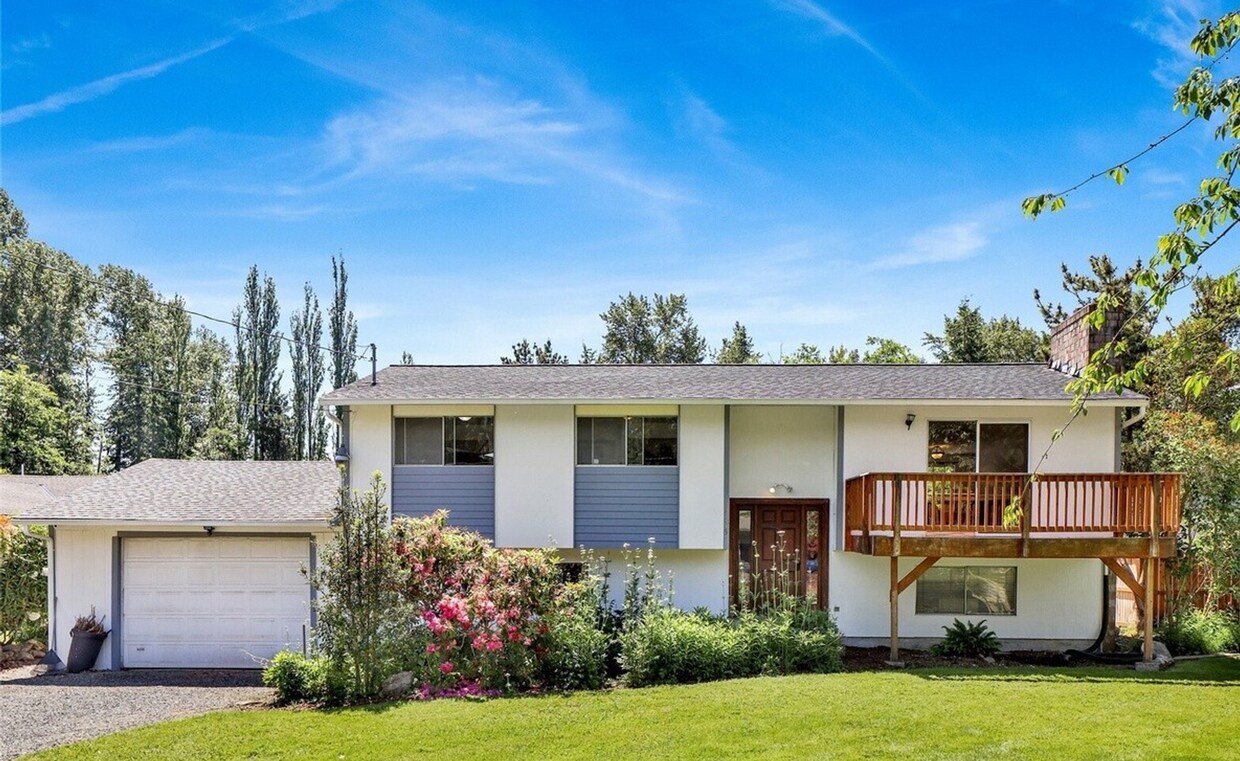 Foto principal - Spacious 4 Bedroom, 2 Bathroom Home
