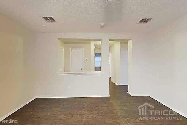 Building Photo - 910 Pryor Dr