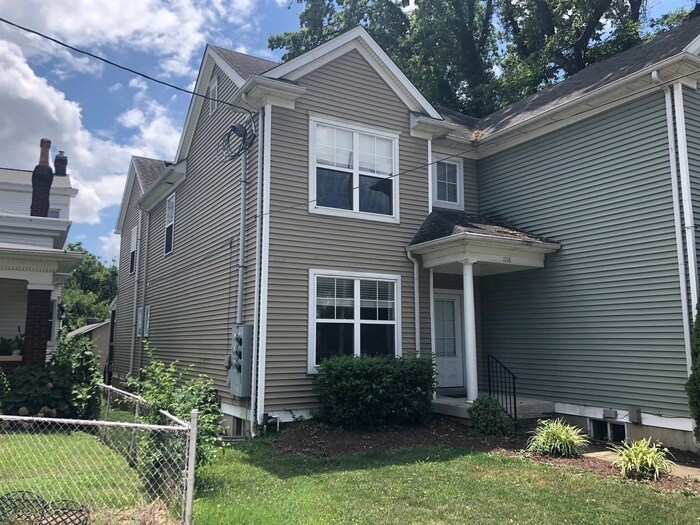 Primary Photo - 2BD/2.5BA Townhome