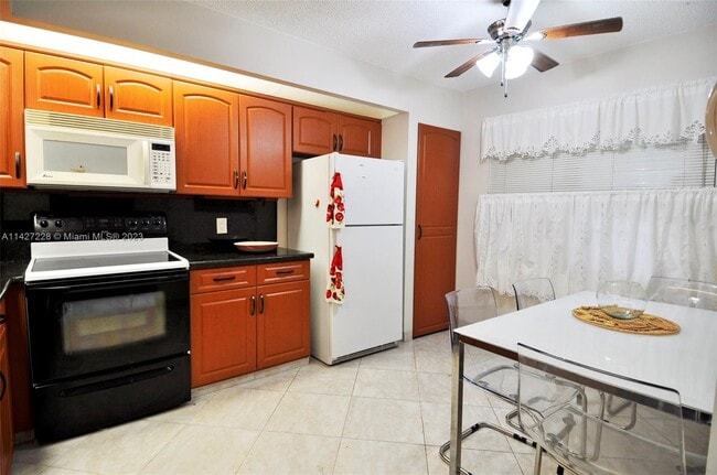Building Photo - 12900 SW 7th Ct