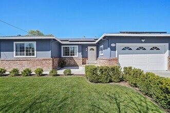 Building Photo - 1717 Gladstone Ave