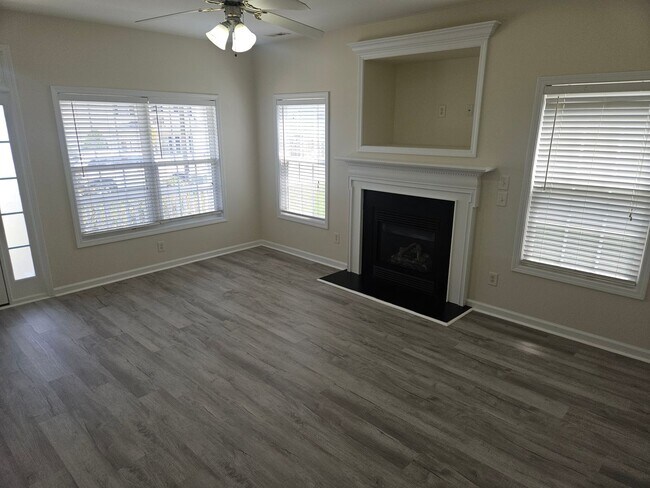 Foto del edificio - 5900 Wynmore Road