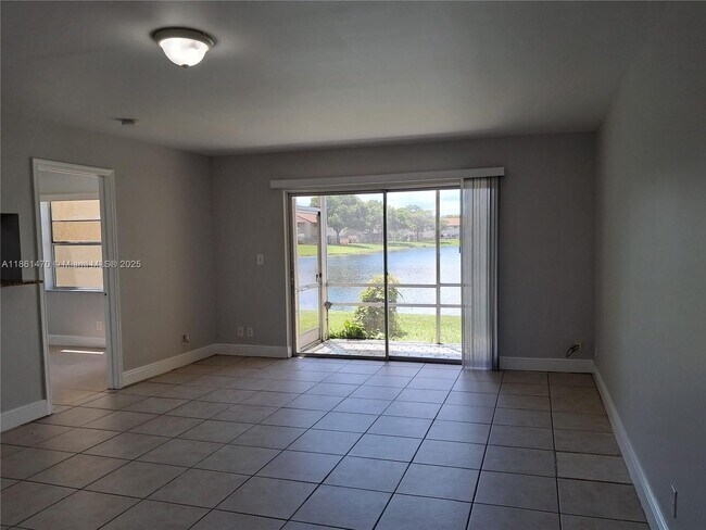 Foto del edificio - 3711 NW 95th Terrace