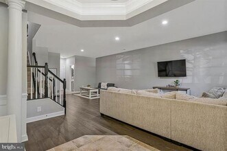 Building Photo - 10613 Bristow Station Dr
