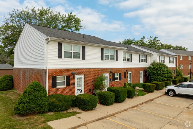 Building Photo - MAPLE CREST