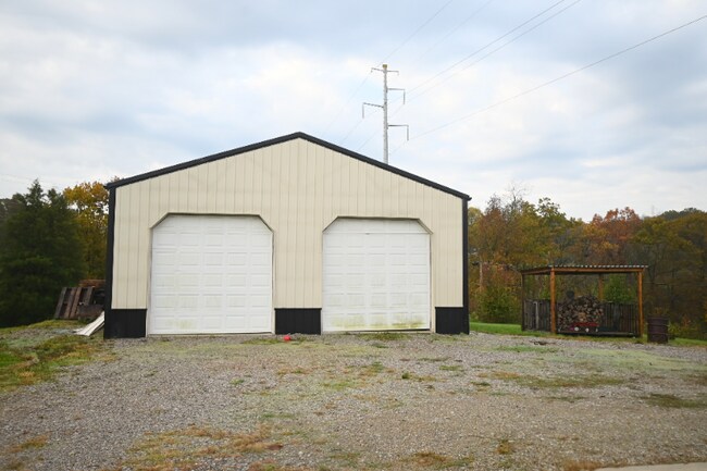 Foto del edificio - 615 Concord Rd