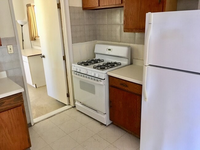 Building Photo - 4640 Clairemont Dr