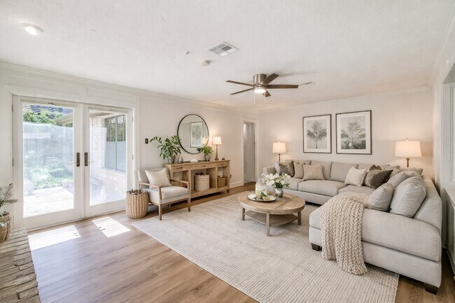 Foto del edificio - 1715 Woodland Park Dr