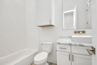 Building Photo - 732 W 22nd St