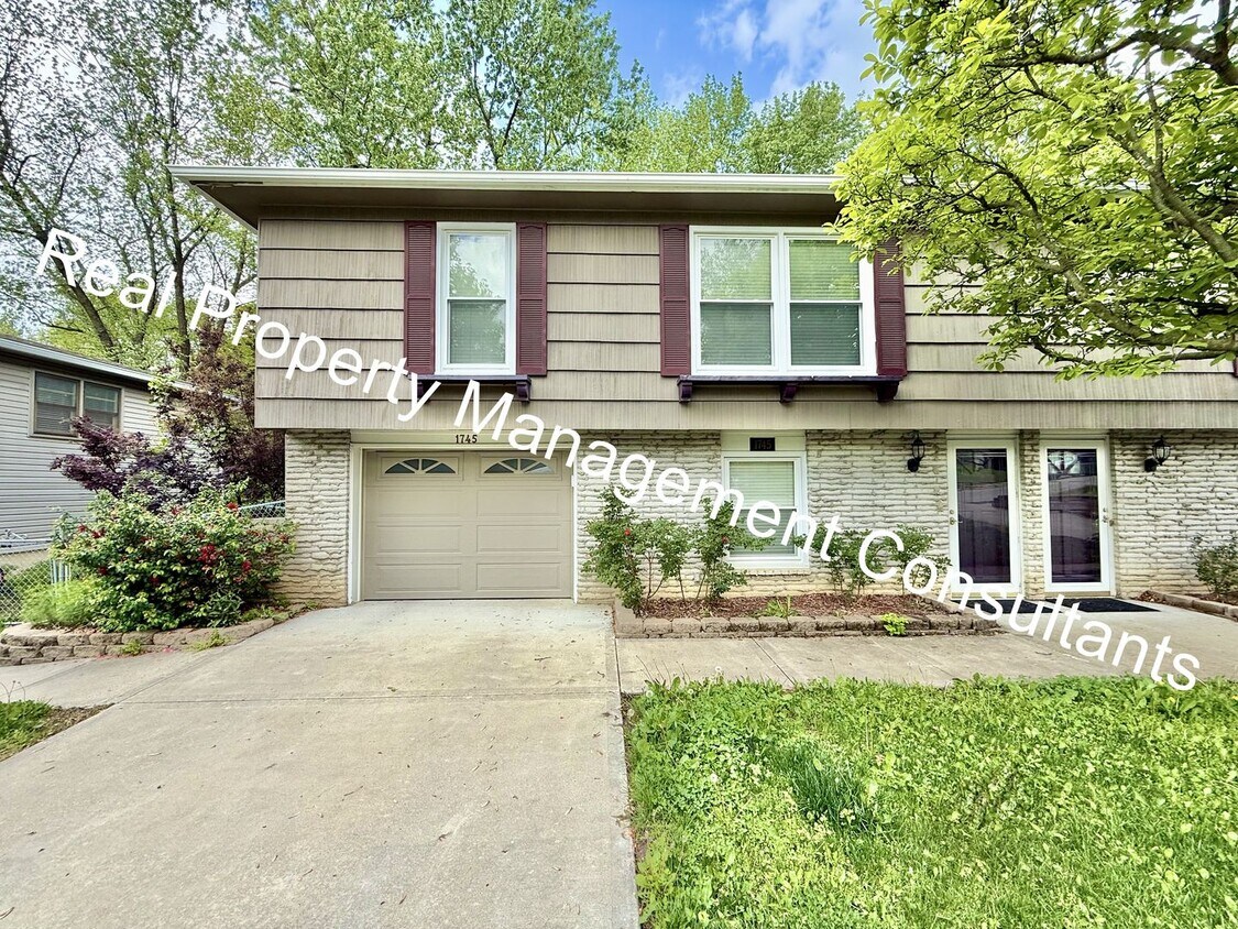 Primary Photo - 2 Bedroom, 1.5 Bath Now Available!