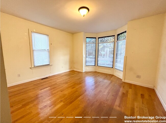 Building Photo - 1568 Tremont St