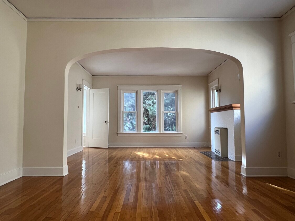 Foto principal - 1842 N Mariposa Ave