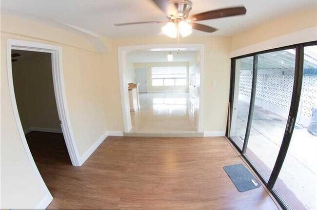 Foto del edificio - 4108 SW 21st St