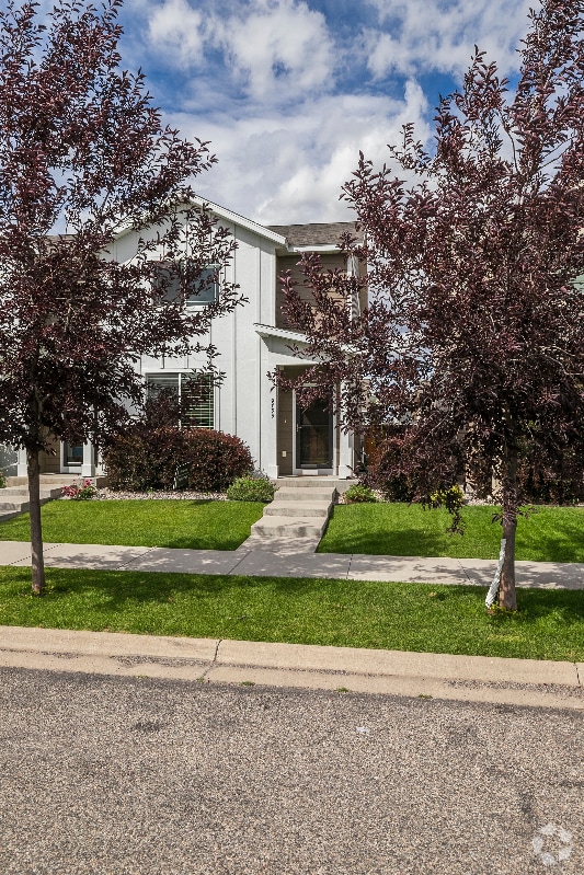 Building Photo - 979 Twin Lakes Ave