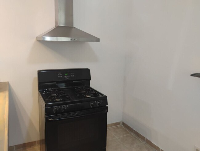 Foto del edificio - 104-106 1/2 Fishering Dr