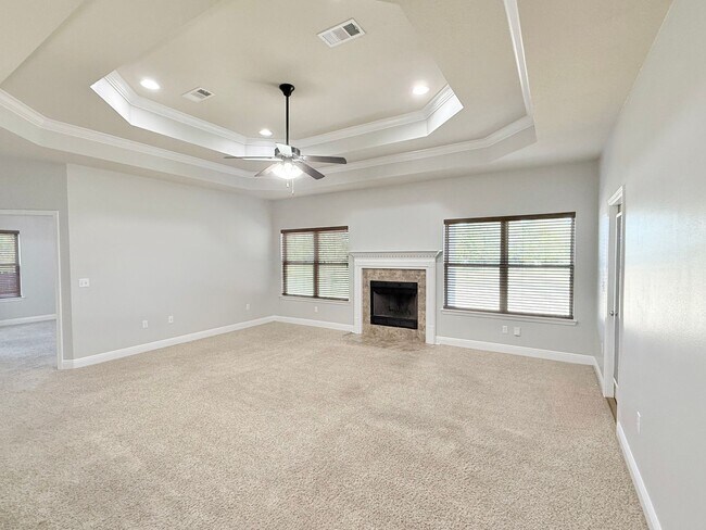 Building Photo - Spacious 2-Story Home in Winners Gait