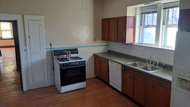 Foto del edificio - 5301 S Broadway