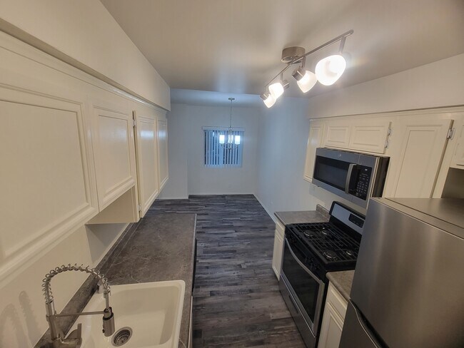 Remodeled Kitchen - 5358 Circle Dr