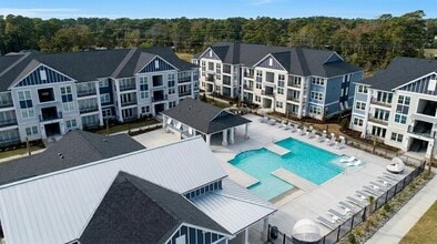 Building Photo - Arbors at Morehead City