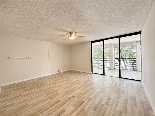 Building Photo - 20200 W Country Club Dr