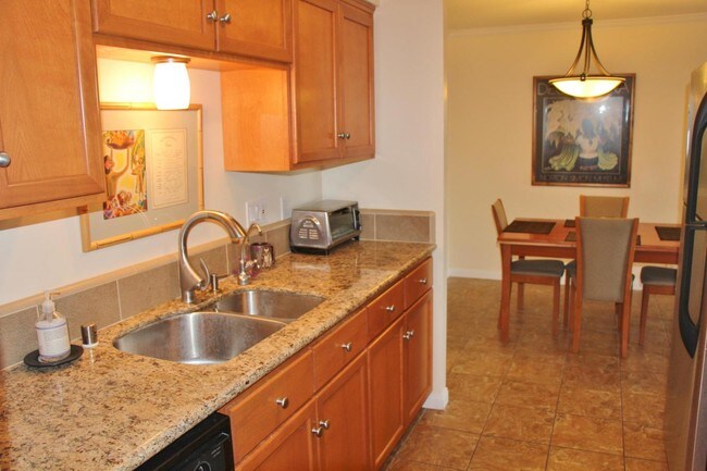 Cocina - 2727 Miradero Dr