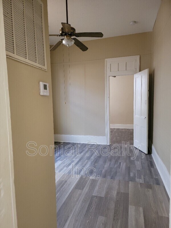 Building Photo - 1507 Clouet St