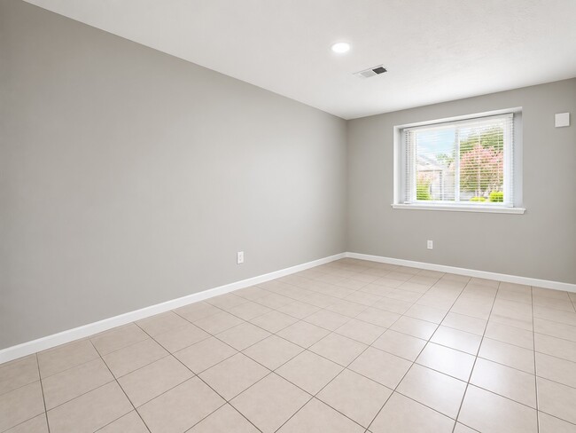 Building Photo - 723 Onaleigh Dr