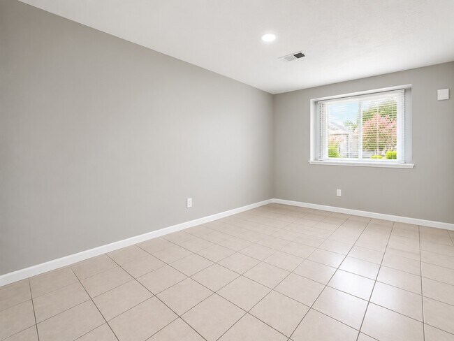 Foto del edificio - 723 Onaleigh Dr