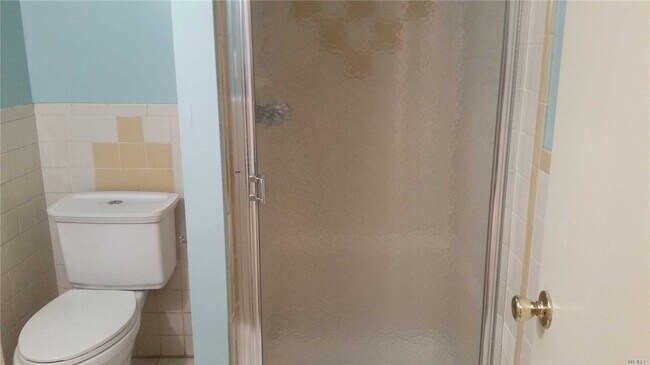 Building Photo - 103-15 Northern Blvd