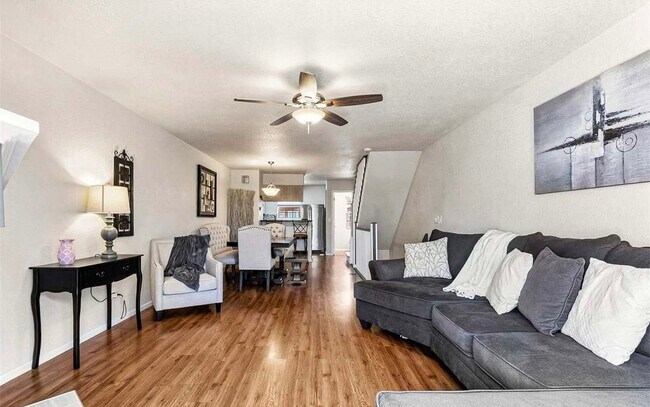 Foto del edificio - 11867 E Kepner Dr