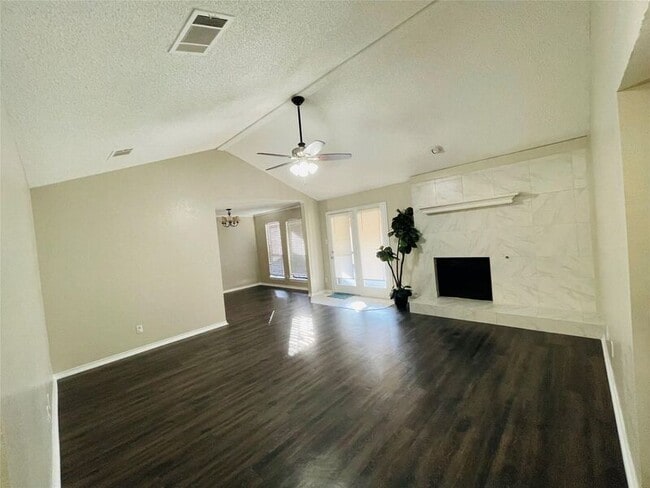 Photo - 2431 Deer Run House