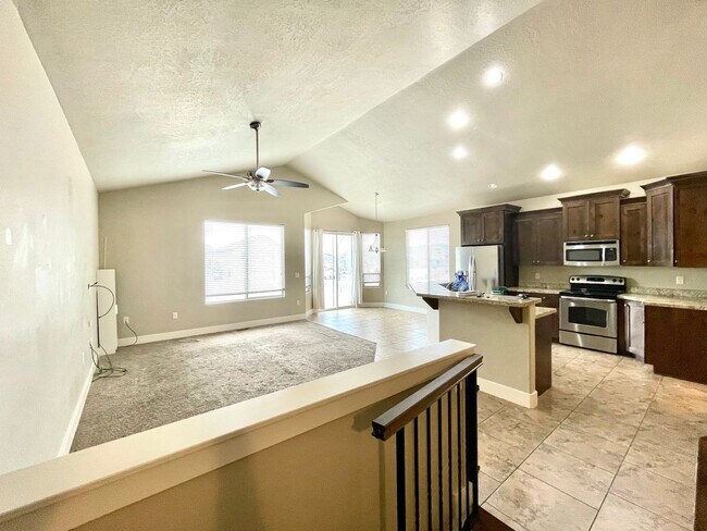 Foto del edificio - Great Riverton Home Now Available!