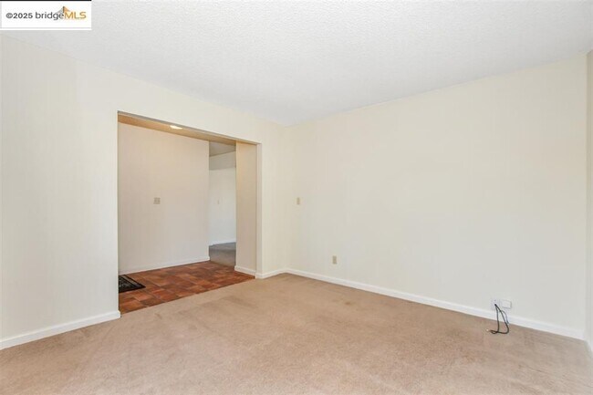 Building Photo - 817 Basalt Way