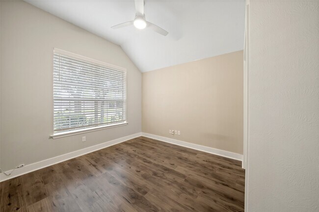 Foto del edificio - 1318 Ragsdale Ln