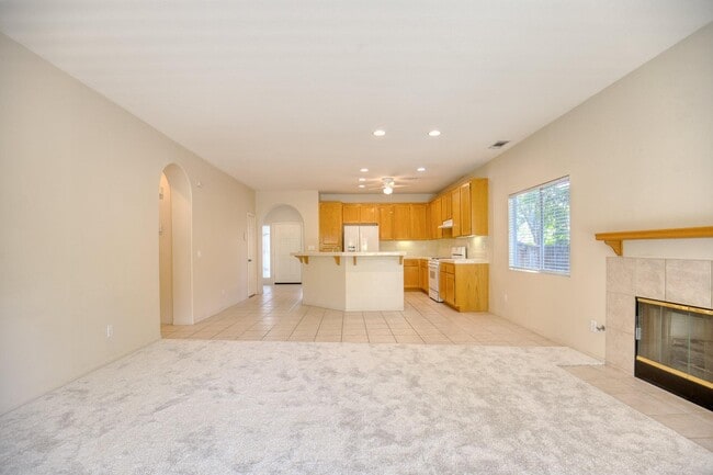 Building Photo - 32576 Guevara Dr