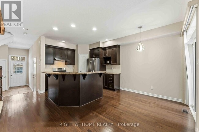 Building Photo - 359 Kingbrook Dr