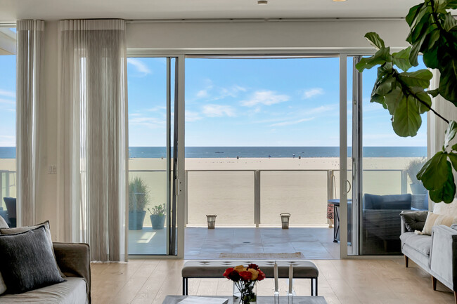 Building Photo - 1351 Palisades Beach Rd