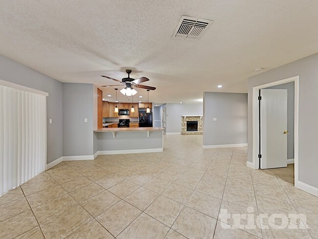 Building Photo - 1548 Silver Fox Cir