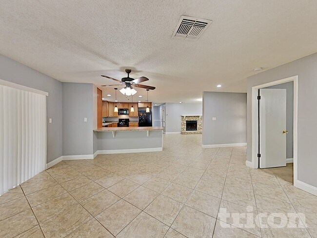 Foto del edificio - 1548 Silver Fox Cir