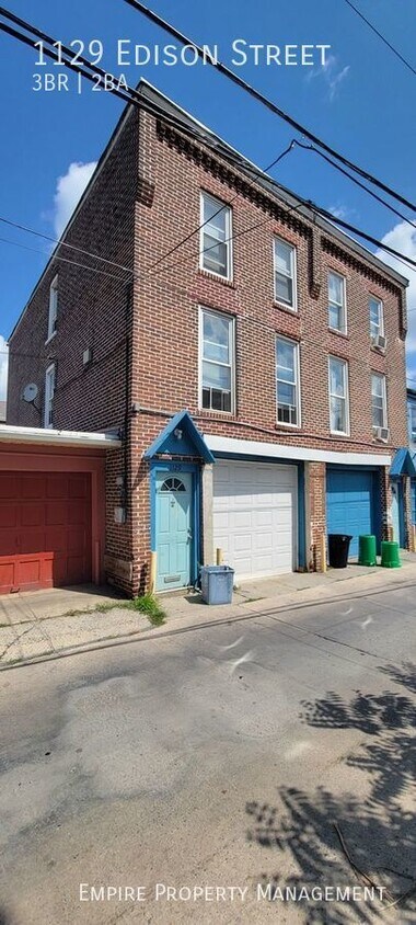 Foto principal - 3 Bedroom / 1.5 Bathroom Home in Allentown...