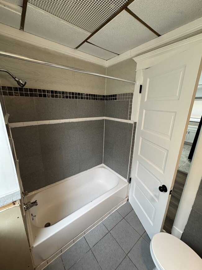 Building Photo - 5351 N Kimball Ave