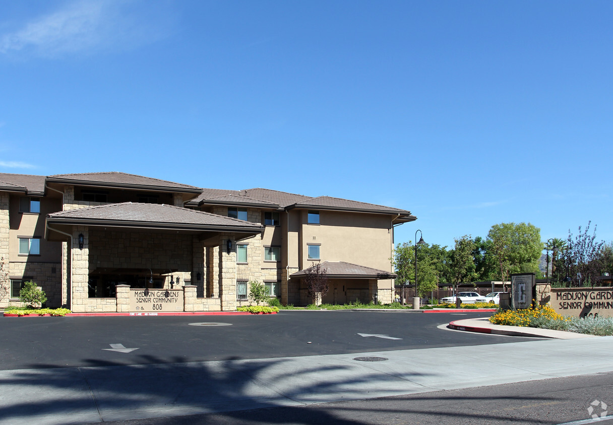 Foto del edificio - Madison Gardens Senior Community