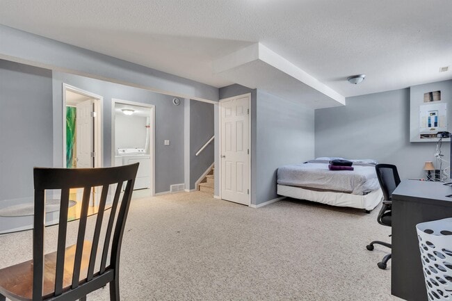 Building Photo - 10150-10150 121 Ave