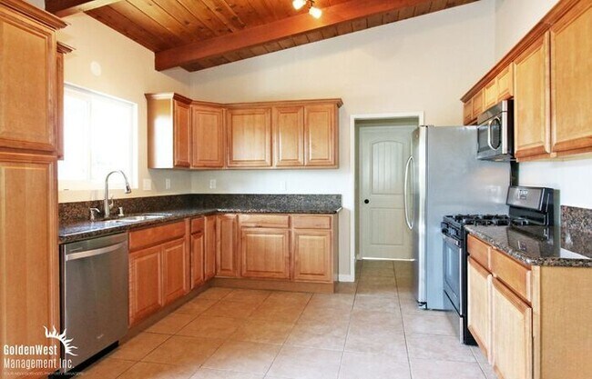 Foto del edificio - Spacious 2Bdm 2Ba Home in Cardiff – Walkin...