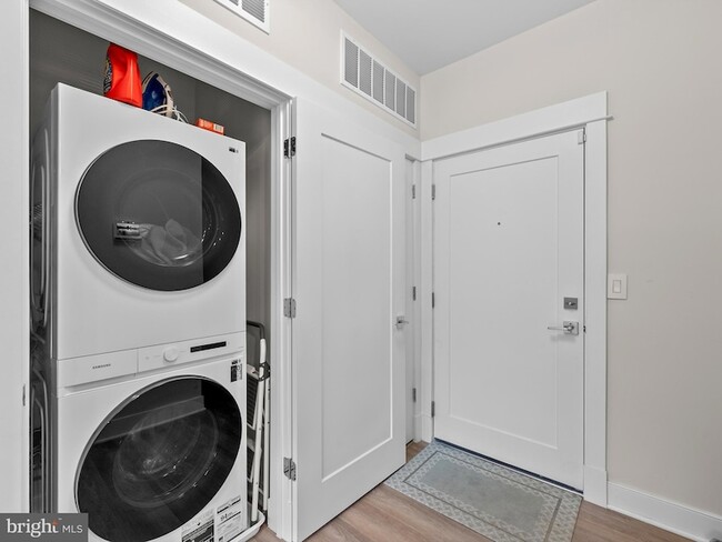 Photo - 43795 Transit Sq Apartment