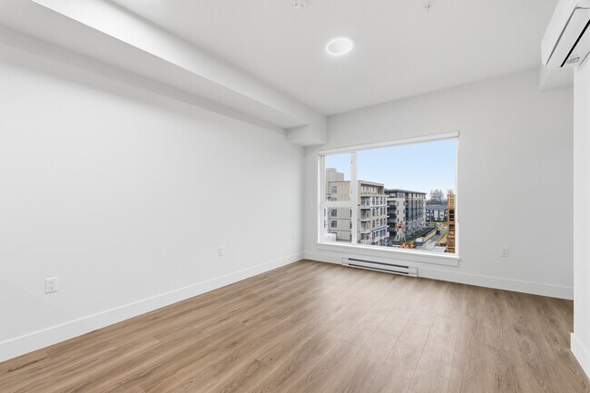 Photo du bâtiment - 15739 Fraser Hwy