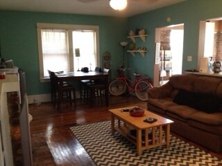 Foto del edificio - 420 Goodall Ave