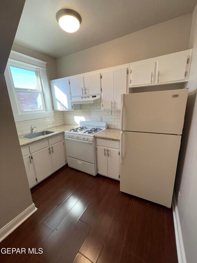 Foto del edificio - 521 W Missouri Ave